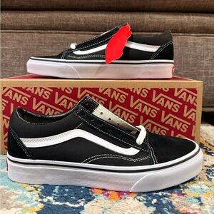Size 5.5M/7W - Vans Old Skool “Black White”